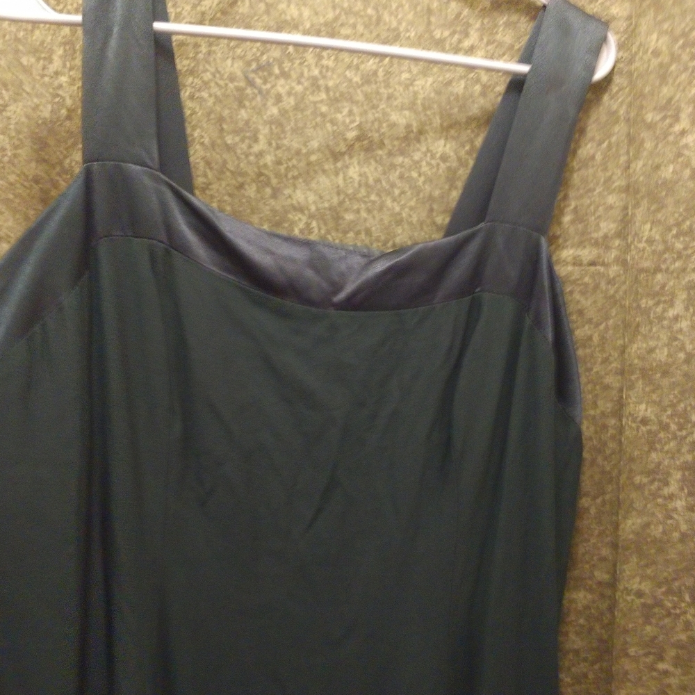 Dress - Picture 5 of 10